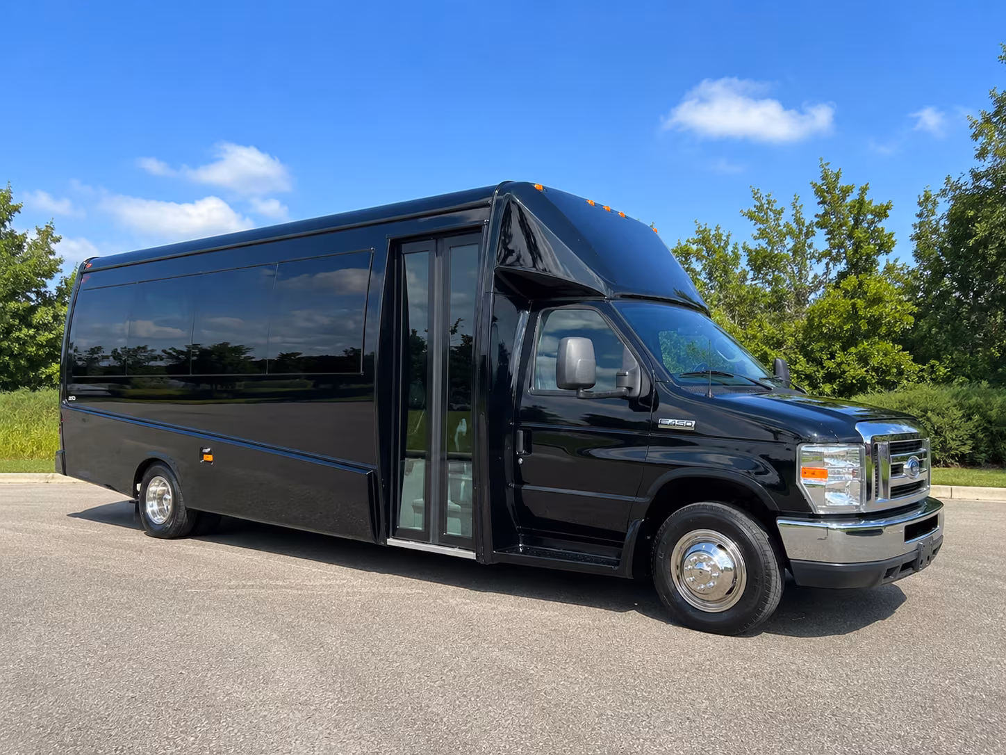 minibus rentals for intimate tampa wedding ceremonies