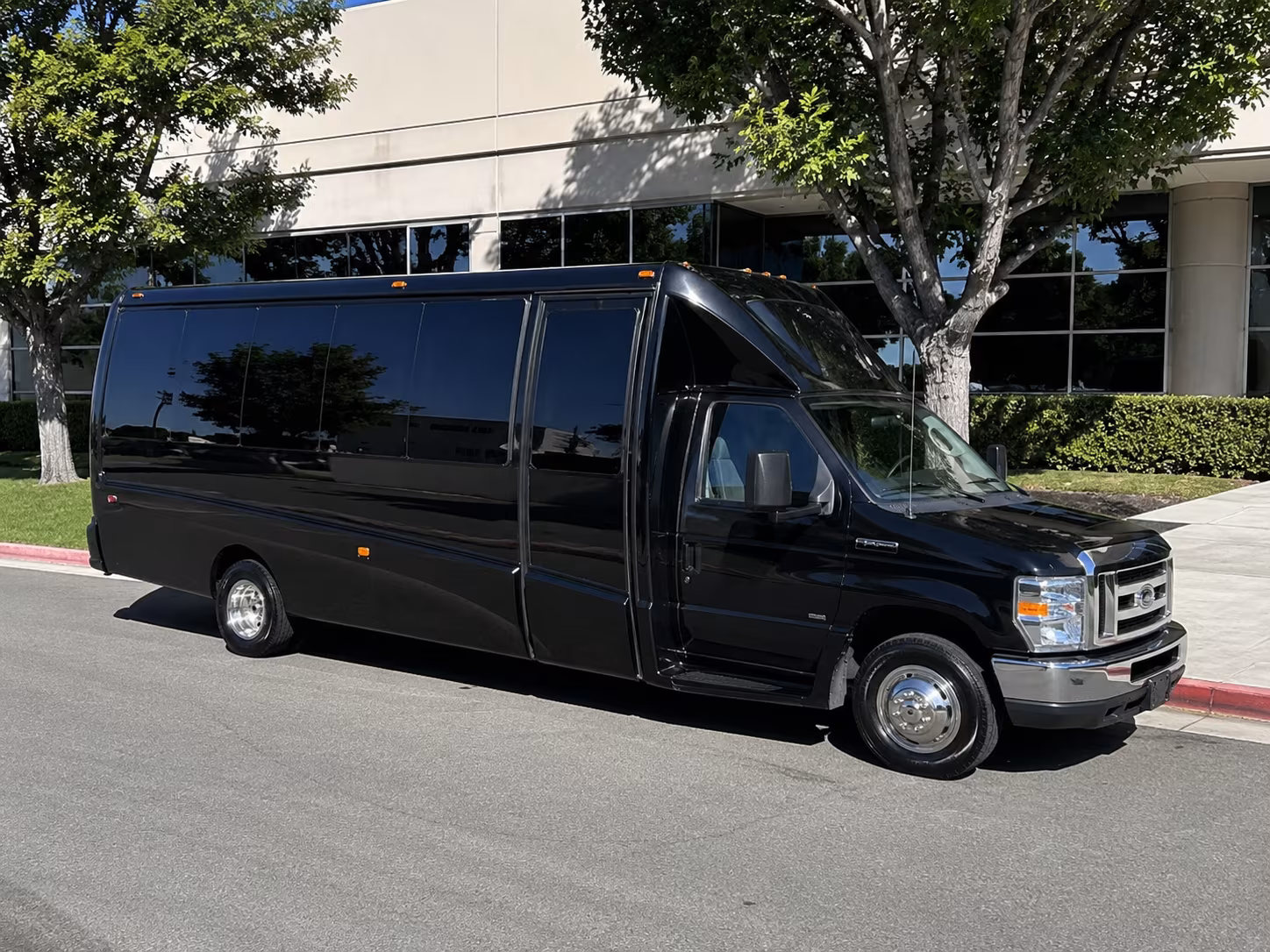 tampa holiday party bus rental